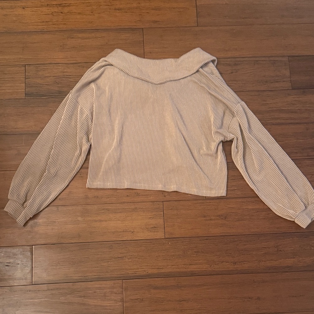 DRESS UP Cropped Ribbed Sweater - Picture 3 of 3